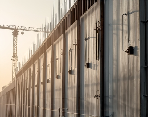 Стальная опалубка для монолитных стен: виды, преимущества и расчёт